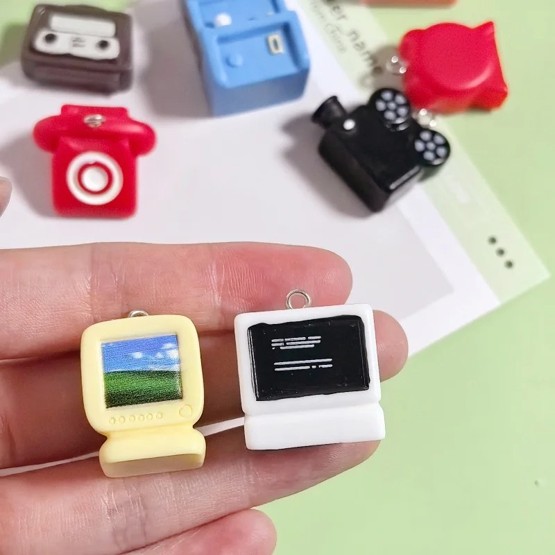 8 ชิ้น จี้เรซินรูปเครื่องเล่นเ - Vintage Alarm Clock บทวิจารณ์และราคา