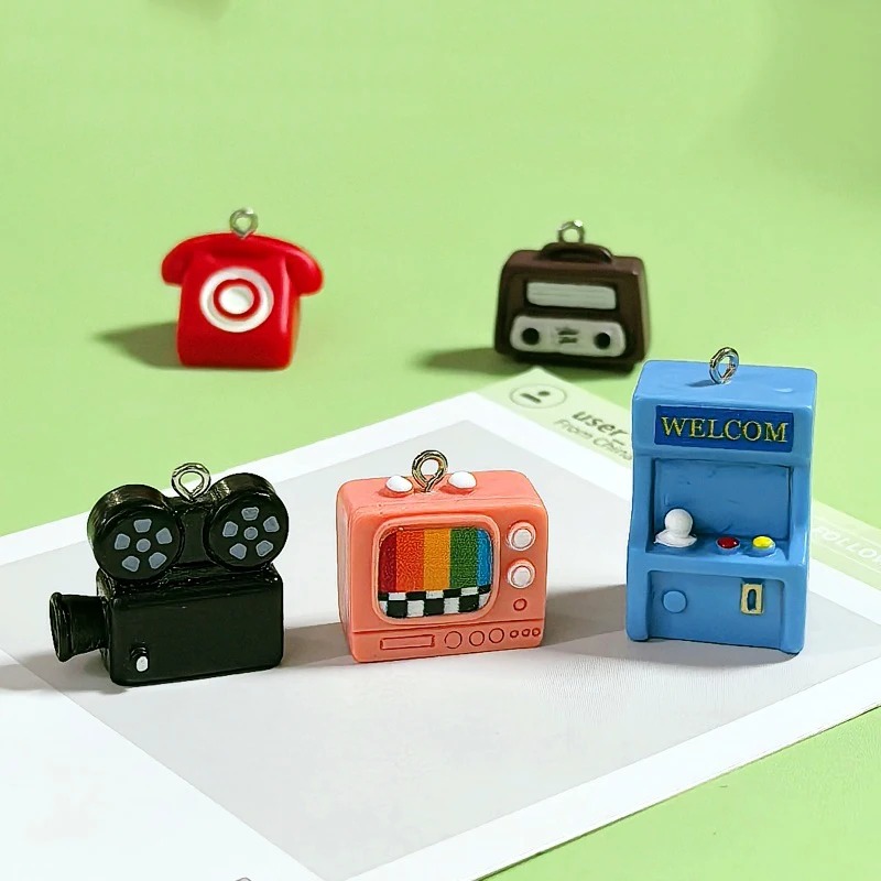 8 ชิ้น จี้เรซินรูปเครื่องเล่นเ - Vintage Alarm Clock บทวิจารณ์และราคา