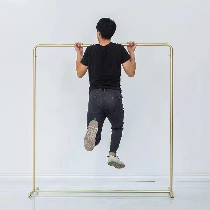 ราวแขวนเสื้อผ้าหรูหราสีทอง ทำจ - Home Decor Retail Stores บทวิจารณ์และราคา