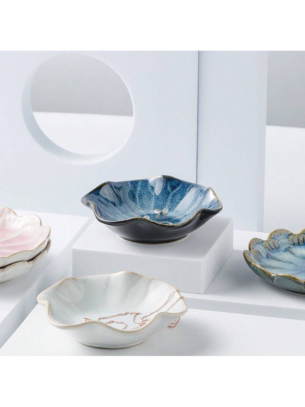 ถาดใส่เครื่องประดับรูปกลีบดอกไ - Ceramic Trinket Dish บทวิจารณ์และราคา